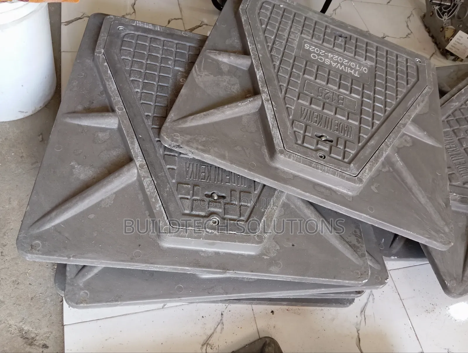 Can Withstand 12.5 T Manual Cover