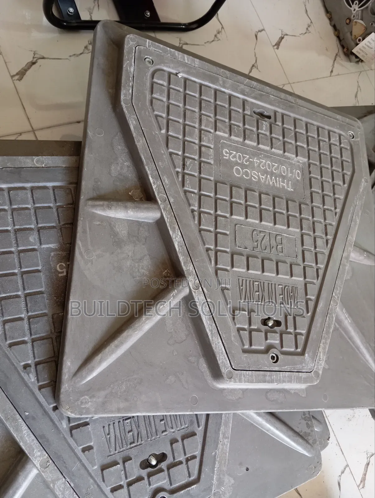 Can Withstand 12.5 T Manual Cover