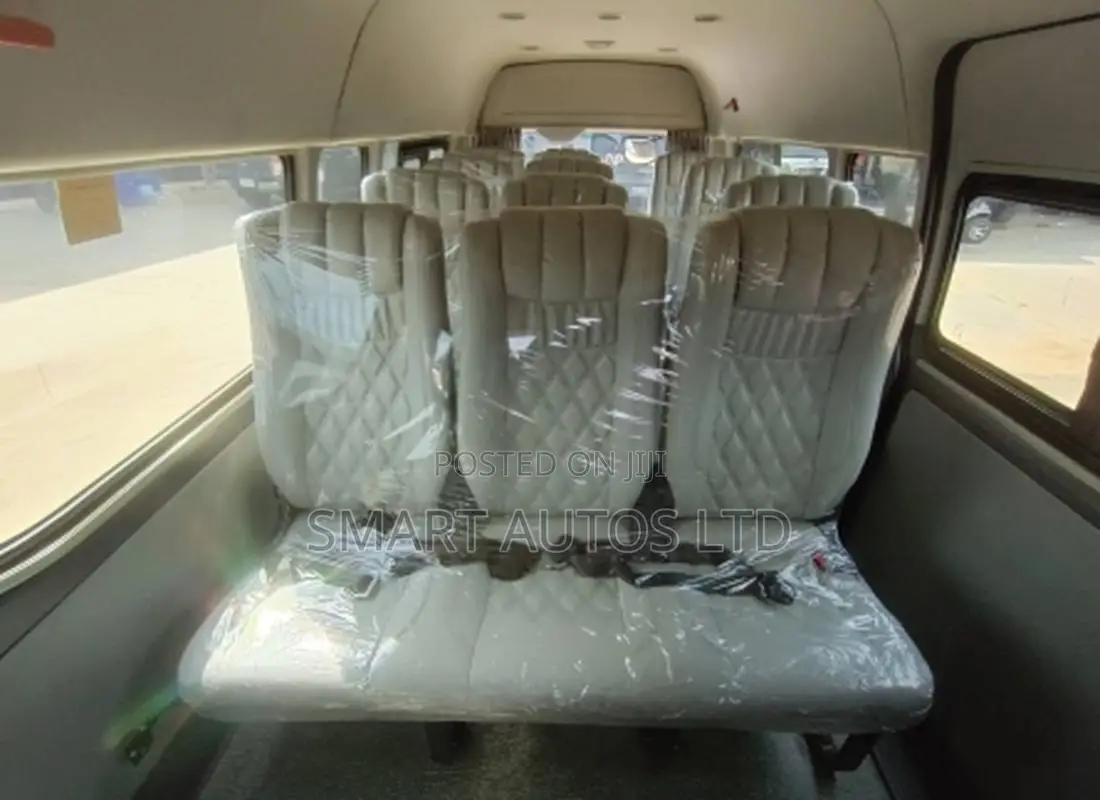 Toyota HiAce 2019 Silver
