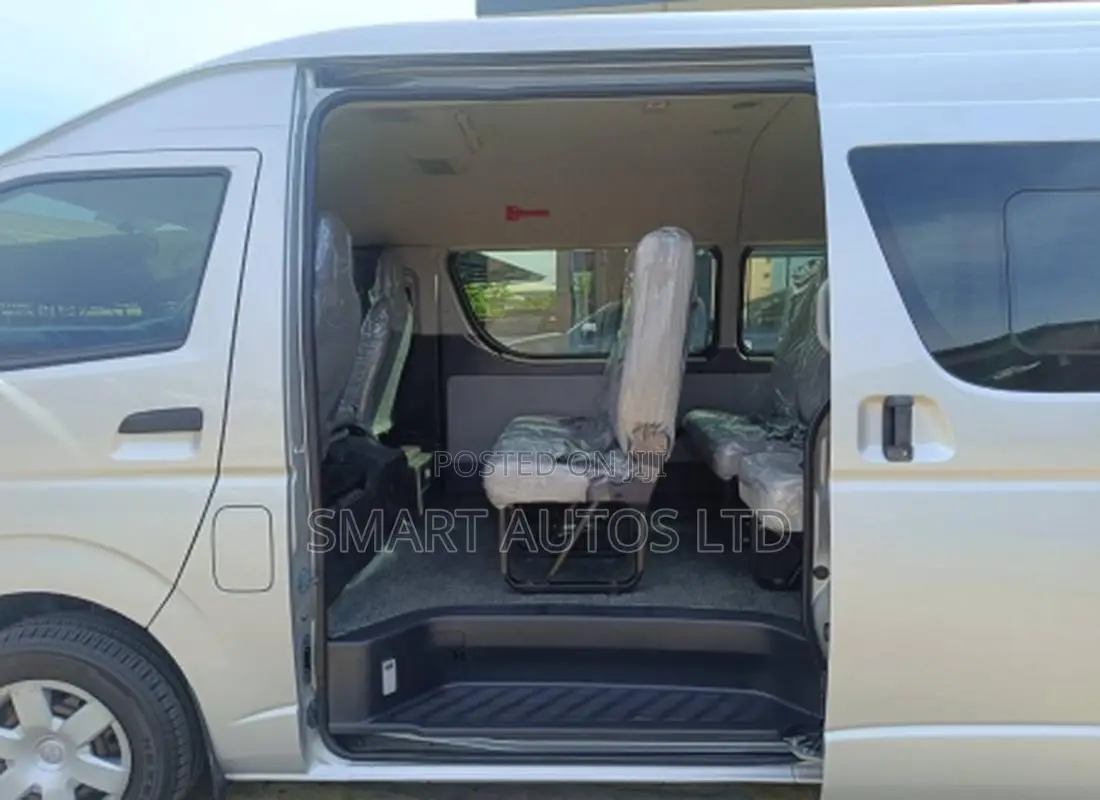 Toyota HiAce 2019 Silver