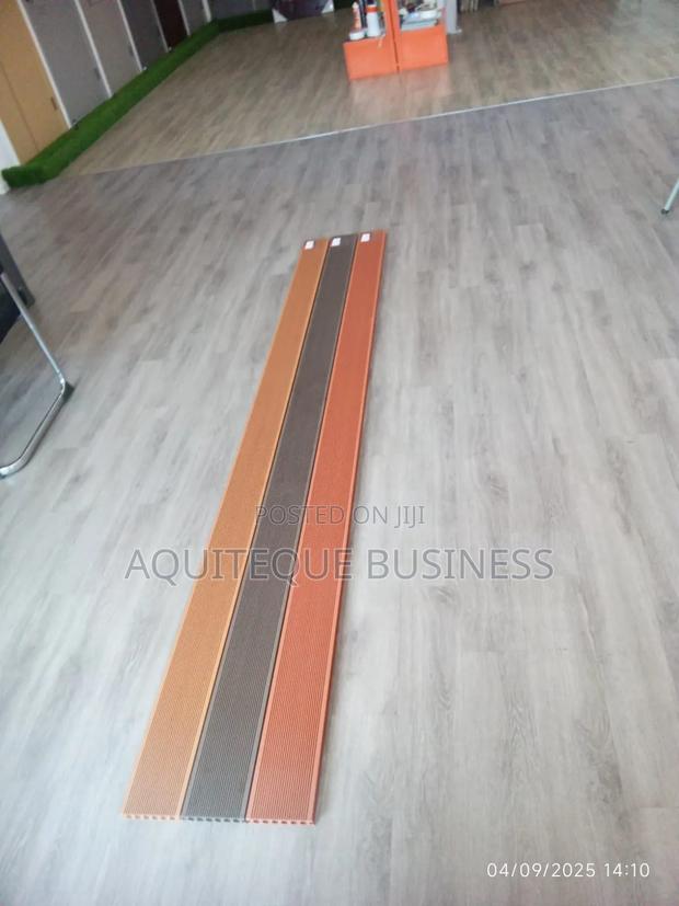 Decking Flooring. 9ft Long - thumbnail 3