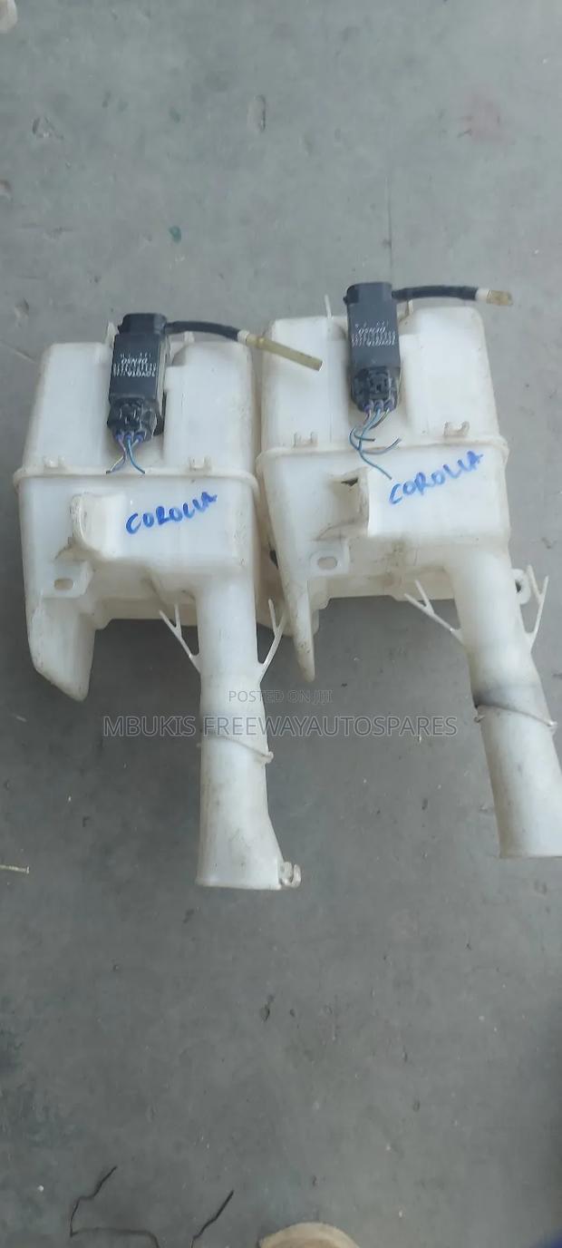 Washer Fluid Reservoir Complete Toyota Corolla - main view