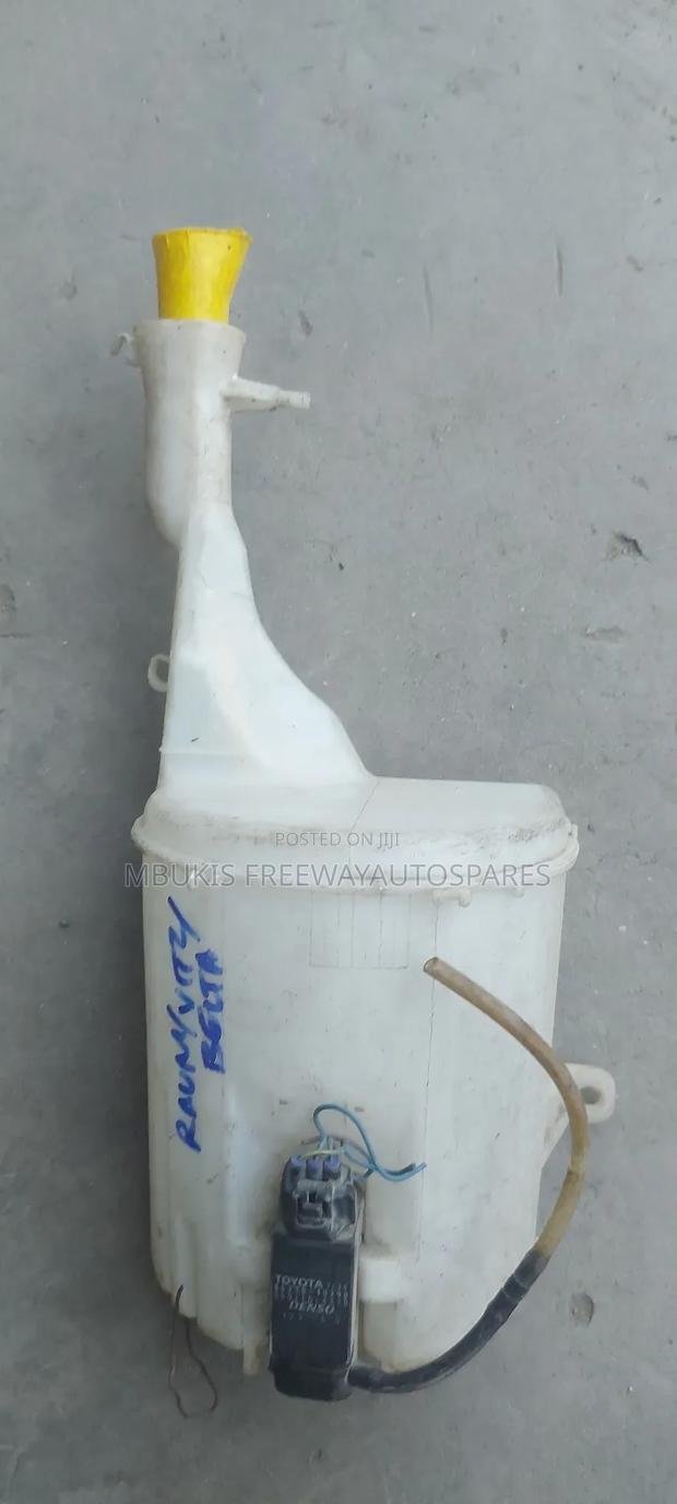 Washer Fluid Reservoir Toyota Raum/Vitz/Belta