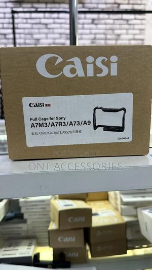 Caisi Sony Camera Cage With Top Handle for A7m3,/A7r3,/A73/A9 - thumbnail 2