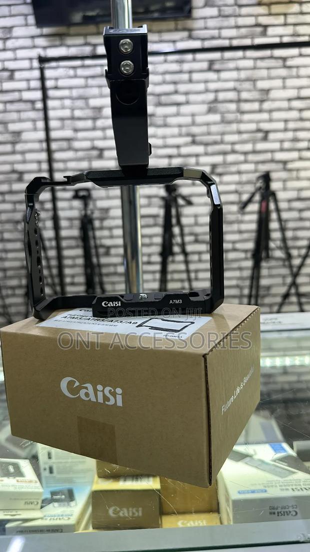Caisi Sony Camera Cage With Top Handle for A7m3,/A7r3,/A73/A9 - thumbnail 3