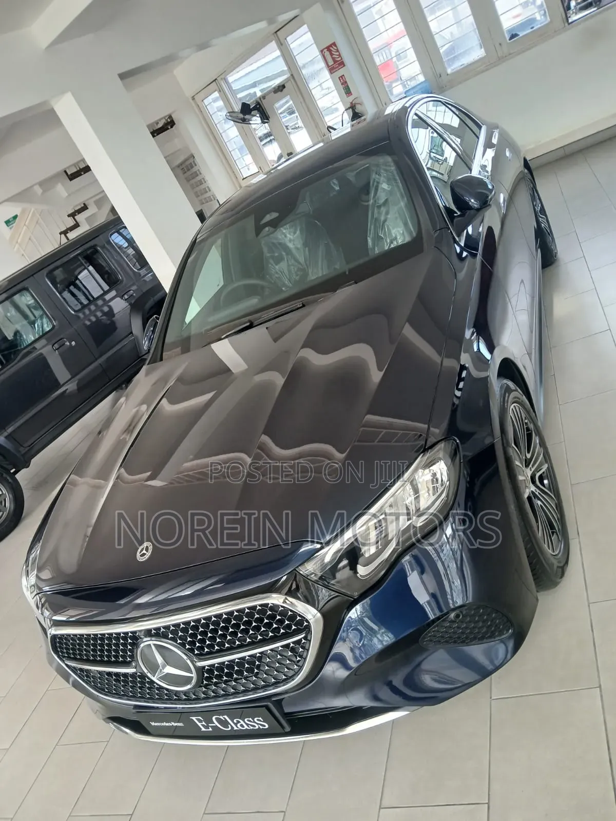New Mercedes-Benz E200 2024 Blue