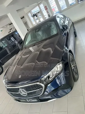 New Mercedes-Benz E200 2024 Blue