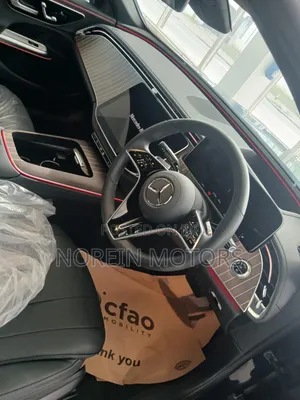 New Mercedes-Benz E200 2024 Blue