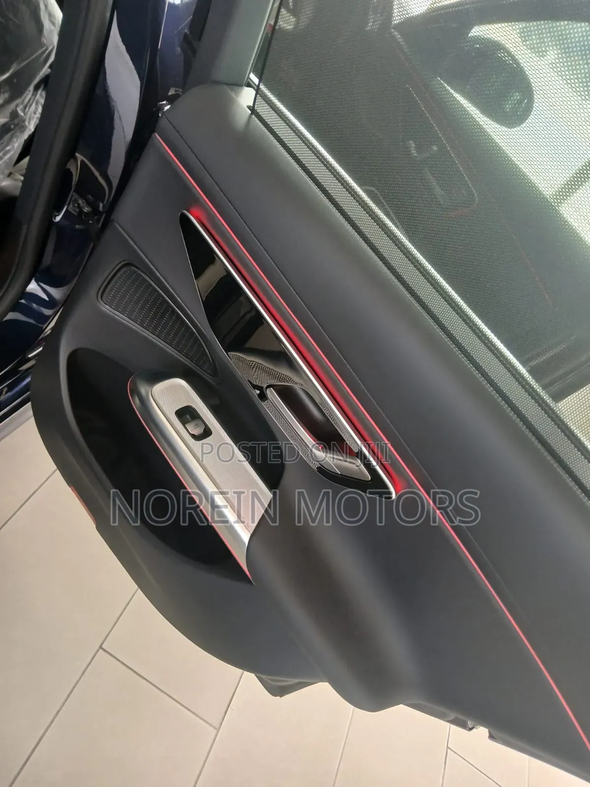 New Mercedes-Benz E200 2024 Blue