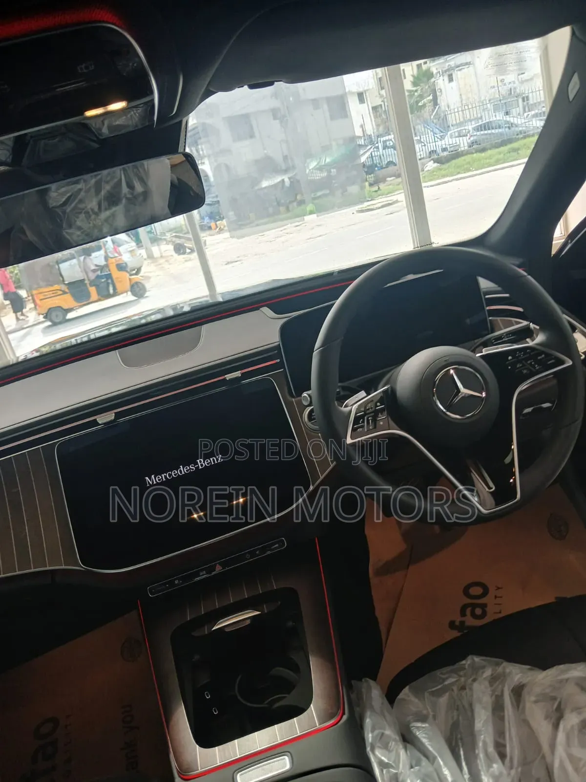 New Mercedes-Benz E200 2024 Blue