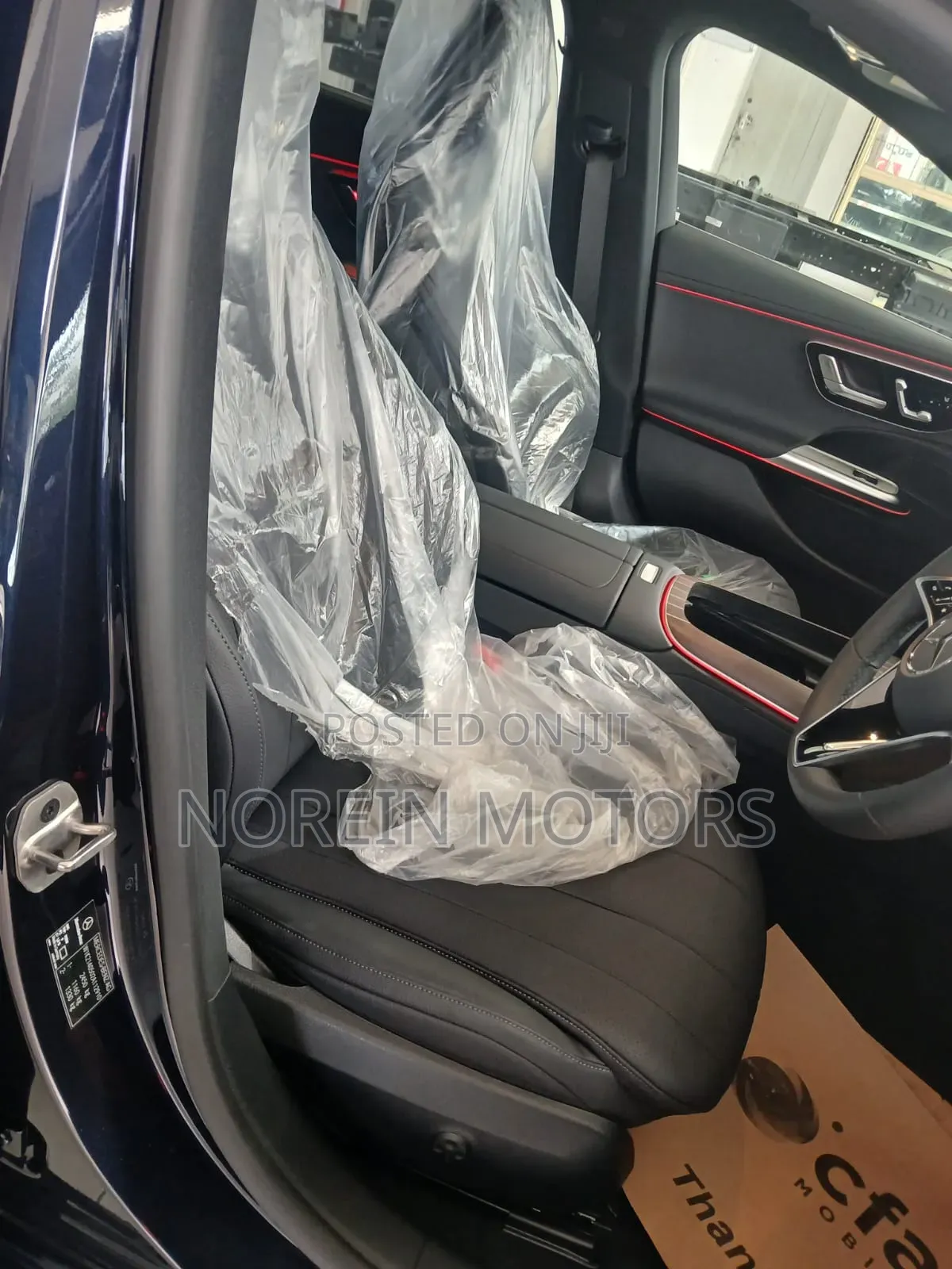 New Mercedes-Benz E200 2024 Blue