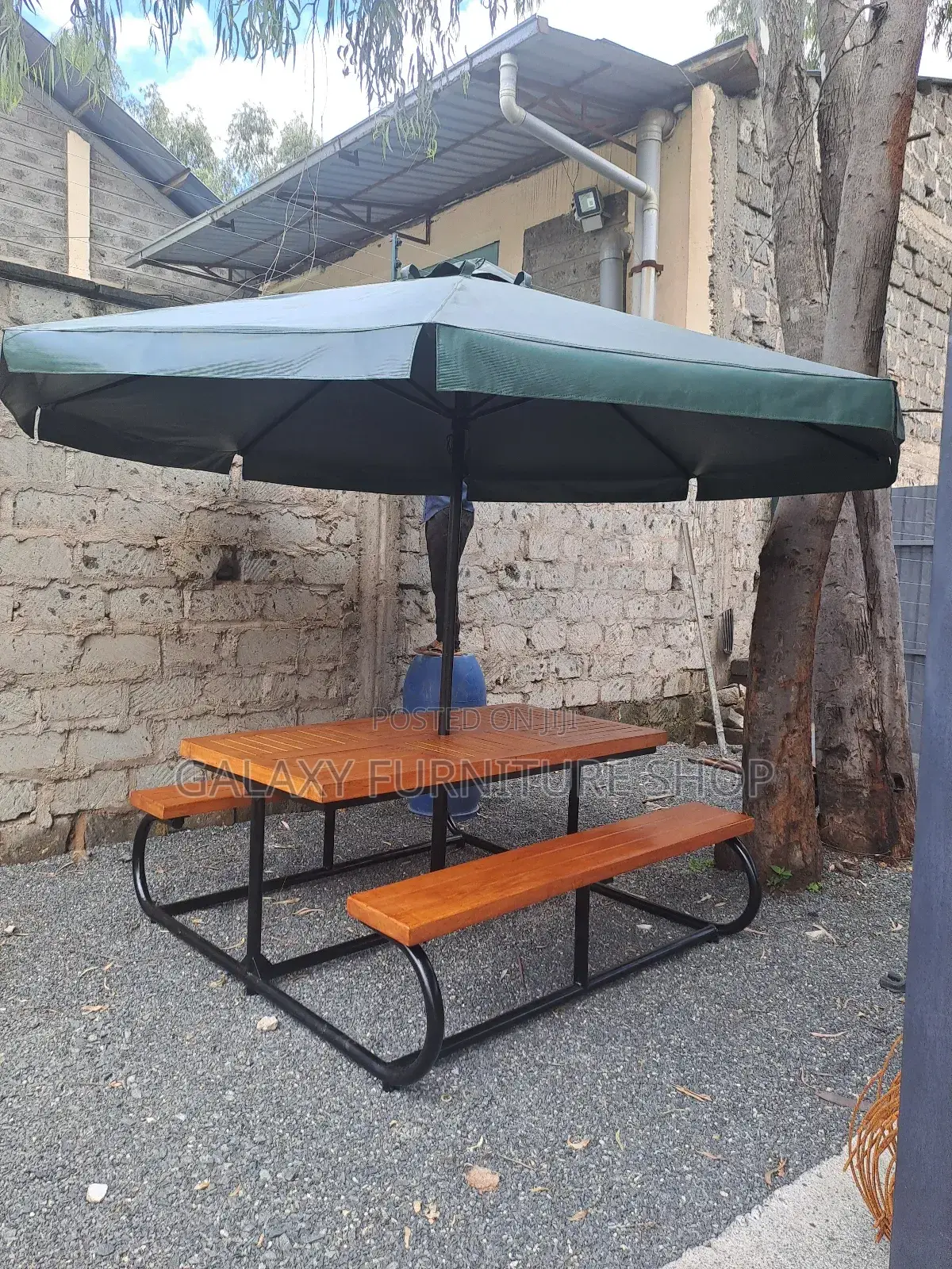 Garden Bench/Umbrella