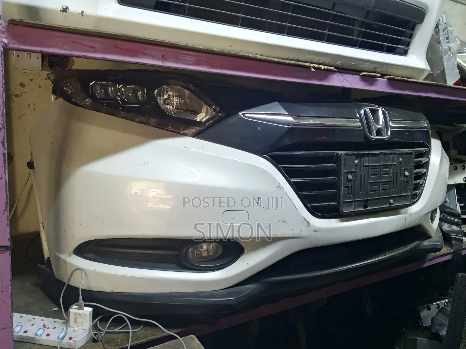 Honda Vezel Nosecut