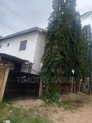 An Apartment With Four Units for Sale.Each Unit Has Two Bed