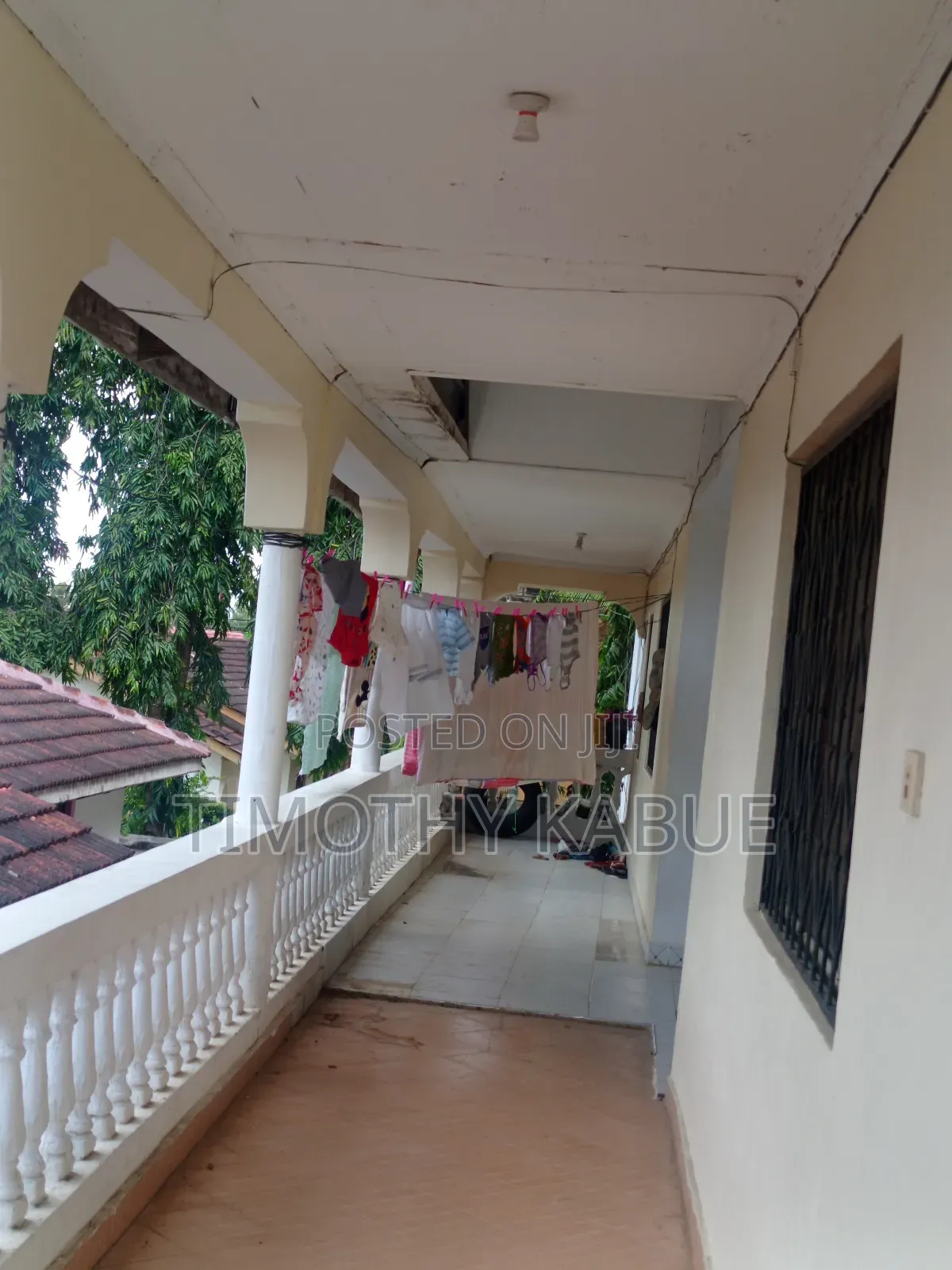 An Apartment With Four Units for Sale.Each Unit Has Two Bed
