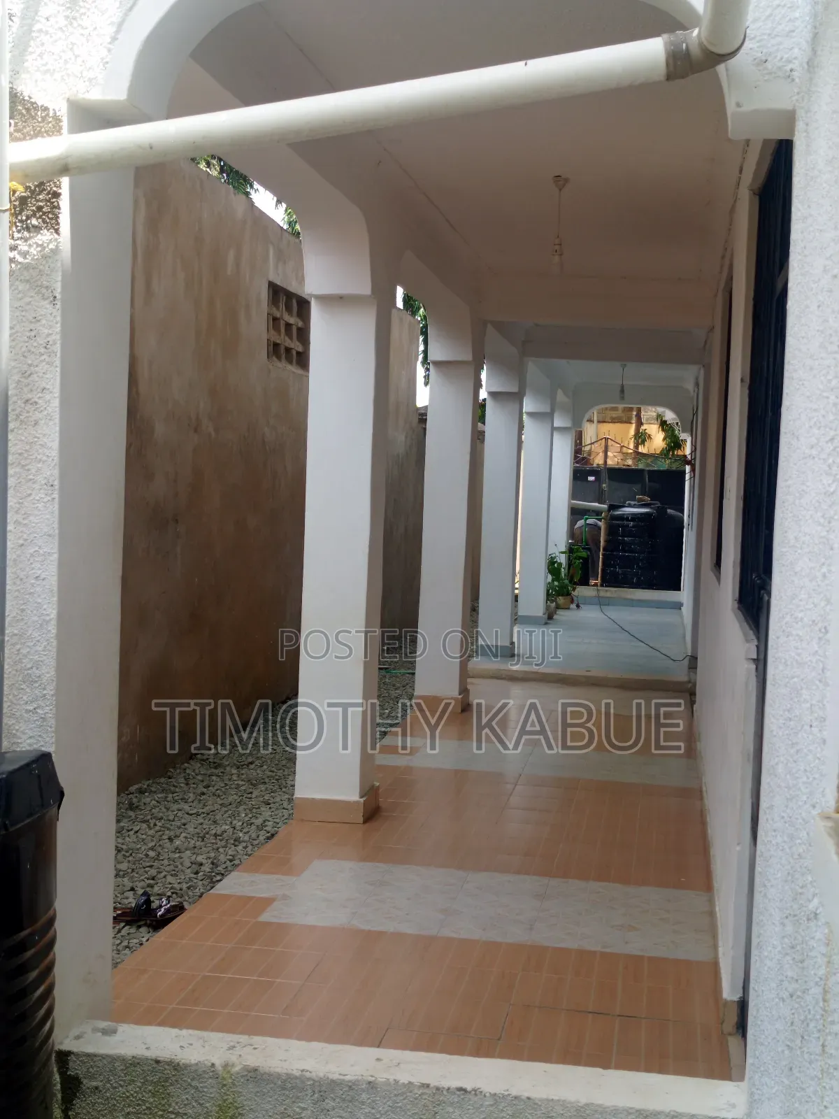 An Apartment With Four Units for Sale.Each Unit Has Two Bed