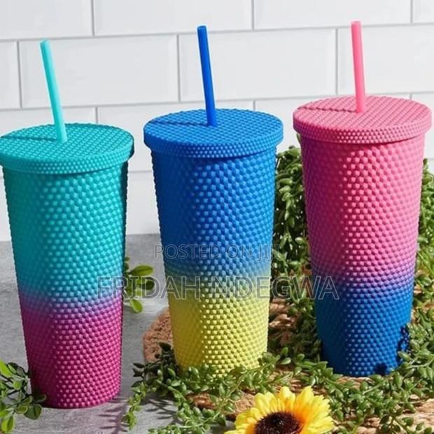 *800ml Studded Tumbler With Lid and Straw,