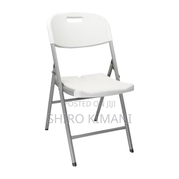 Contoured Foldable Chairs - thumbnail 2