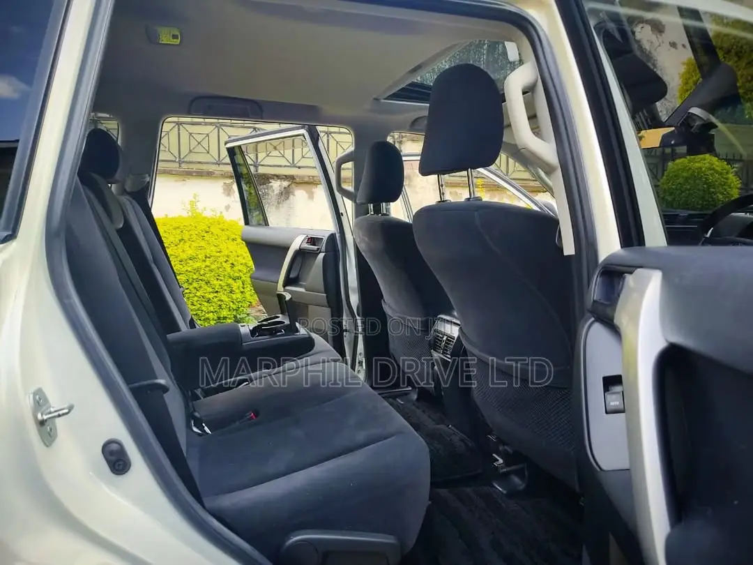 Toyota Land Cruiser Prado 2.8 2019 White