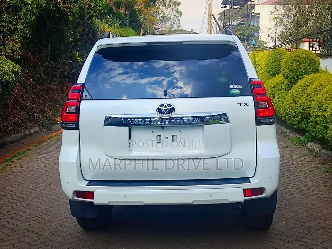 Toyota Land Cruiser Prado 2.8 2019 White