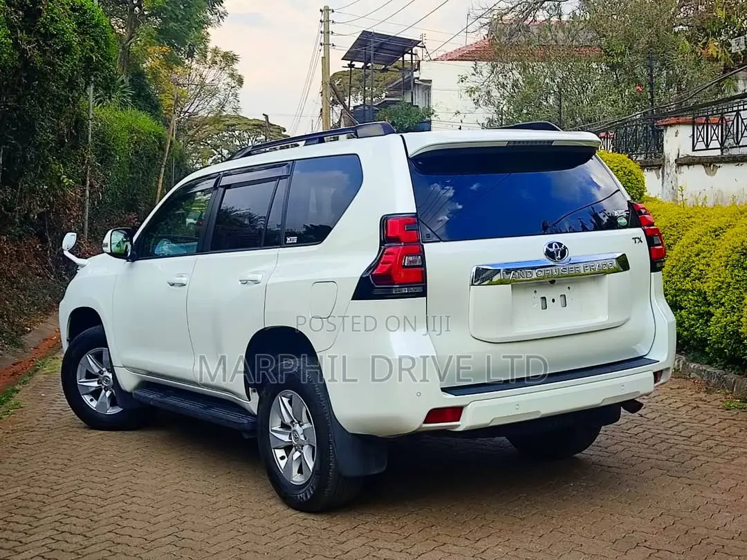 Toyota Land Cruiser Prado 2.8 2019 White