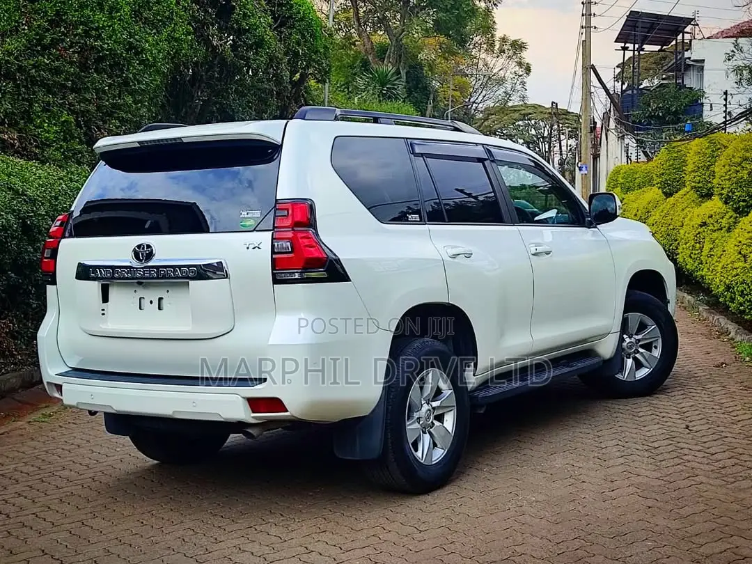 Toyota Land Cruiser Prado 2.8 2019 White