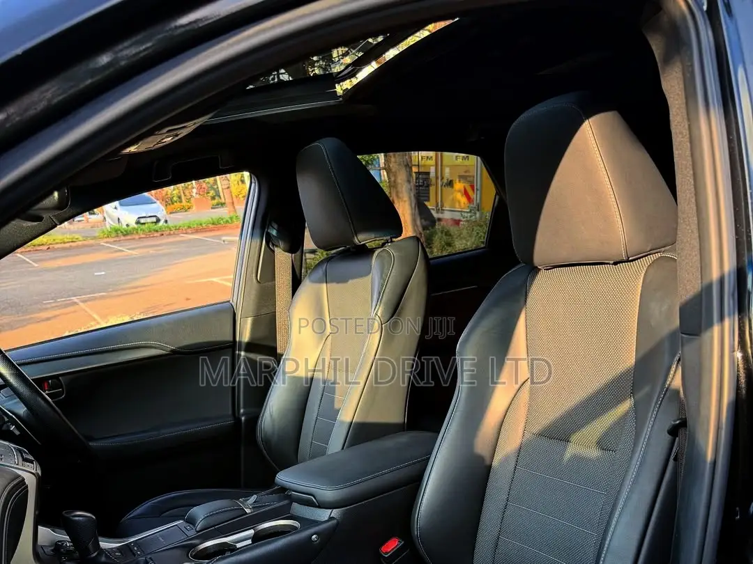Lexus NX 300h AWD 2018 Silver