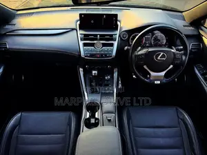 Lexus NX 300h AWD 2018 Silver