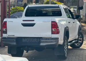 Toyota Hilux 2.4 Diesel 2020 White