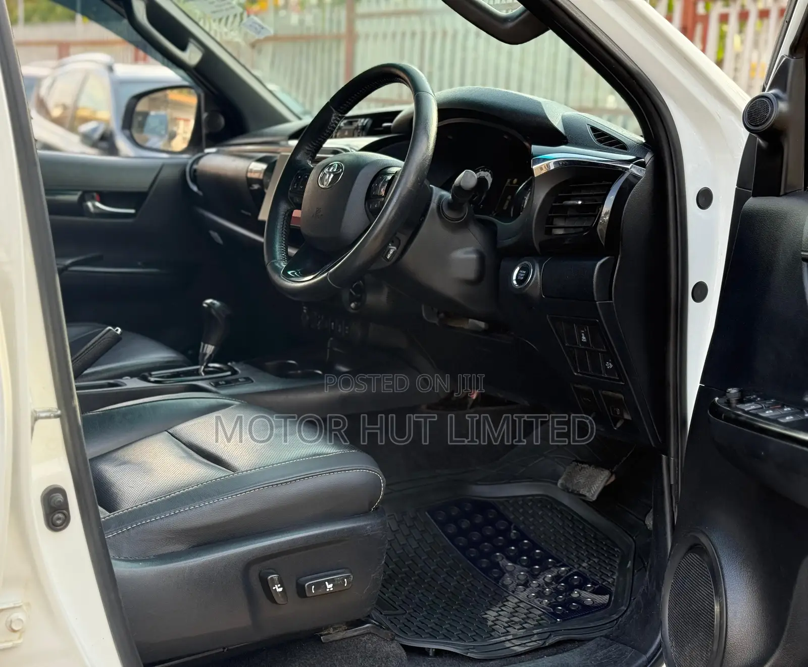 Toyota Hilux 2.4 Diesel 2020 White