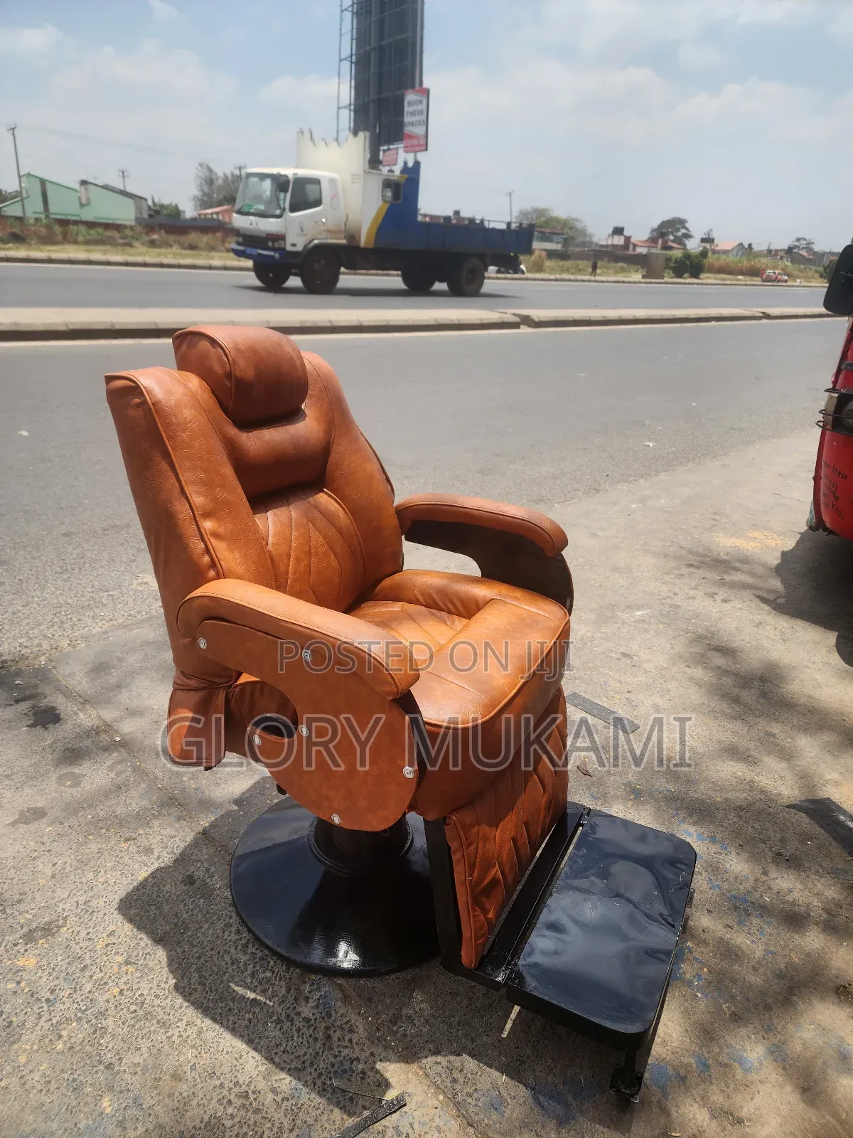 Kinyozi Barber Chair