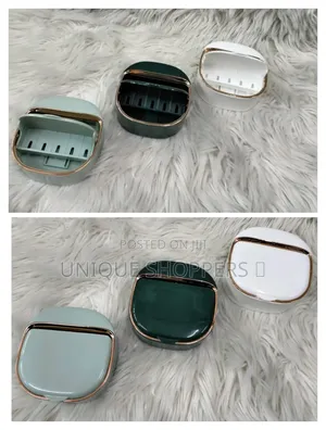 *Flip Soap Dish 
Made of Thickened Abs Material, Which Is Sturdy