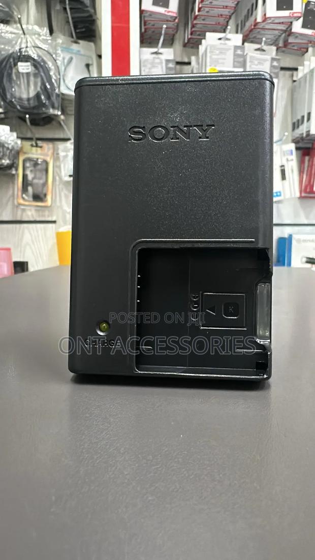 Sony K Battery Charger - main view