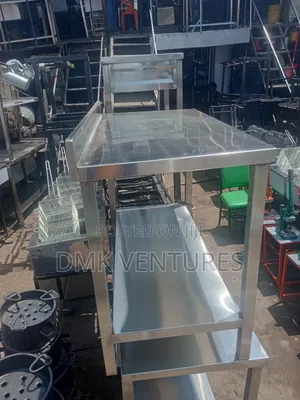 Vibrant Modern Stainless Working Table