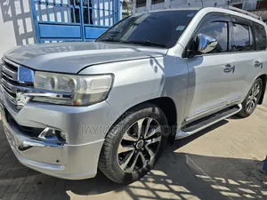 Toyota Land Cruiser 2014 Silver
