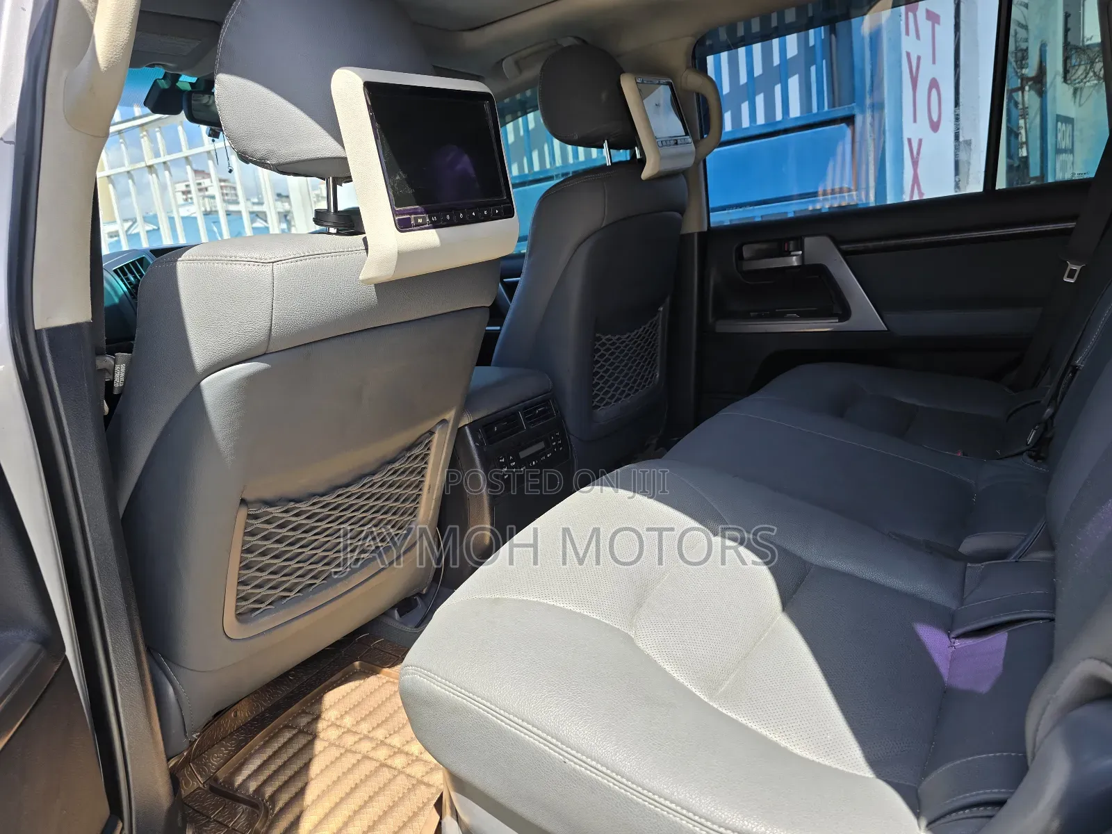 Toyota Land Cruiser 2014 Silver