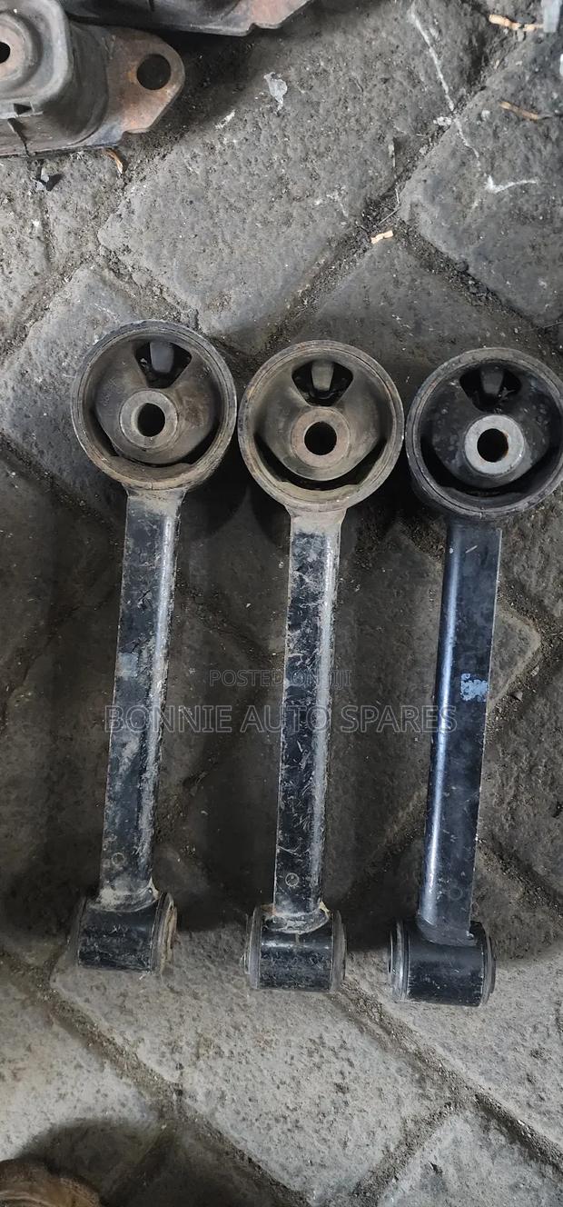 Daihatsu Mira/Move Lower Mounting