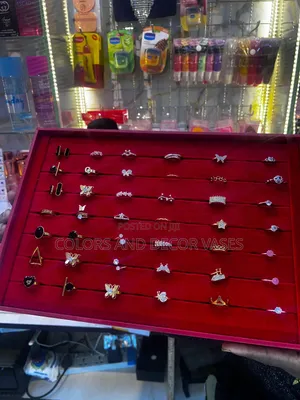 Pretty Engagement Rings in Stock