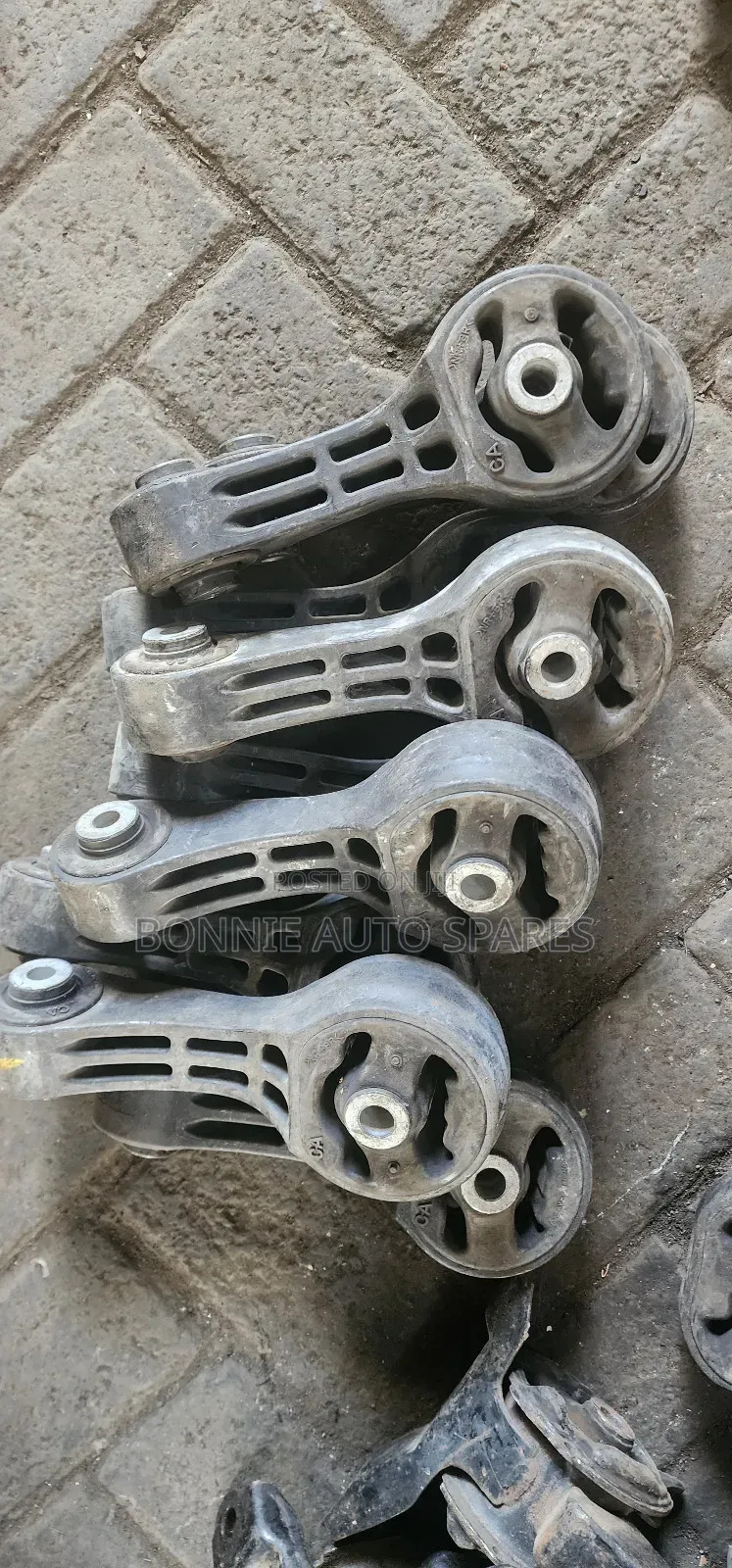Honda Fit /Fut Shuttle Gearbox Lower Mounting