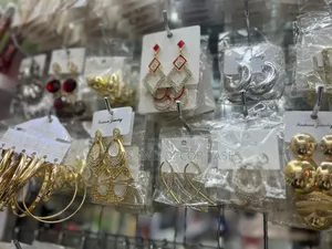 Classic Earrings With Stoppers