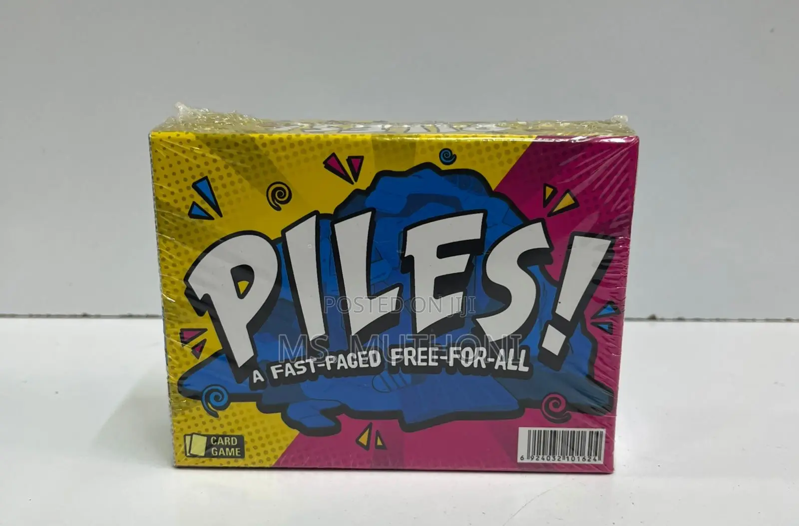 Piles Fast-Paced Card Game for All Ages / Family