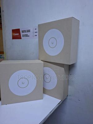 Ubiquiti U7 Pro Access Point 100mbps U7 Pro - main view