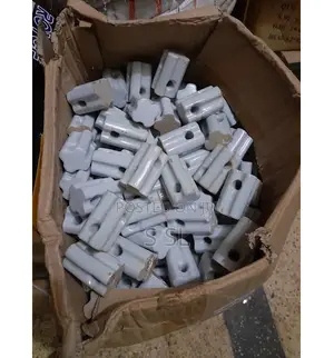 Porcelain End Strainer Insulator