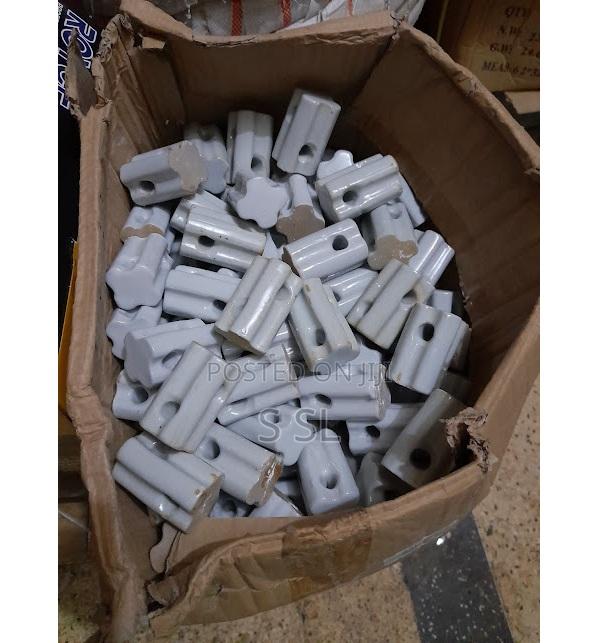 Porcelain End Strainer Insulator