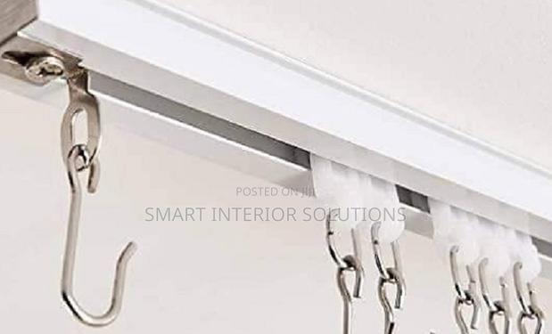 Living Room Straight Rail