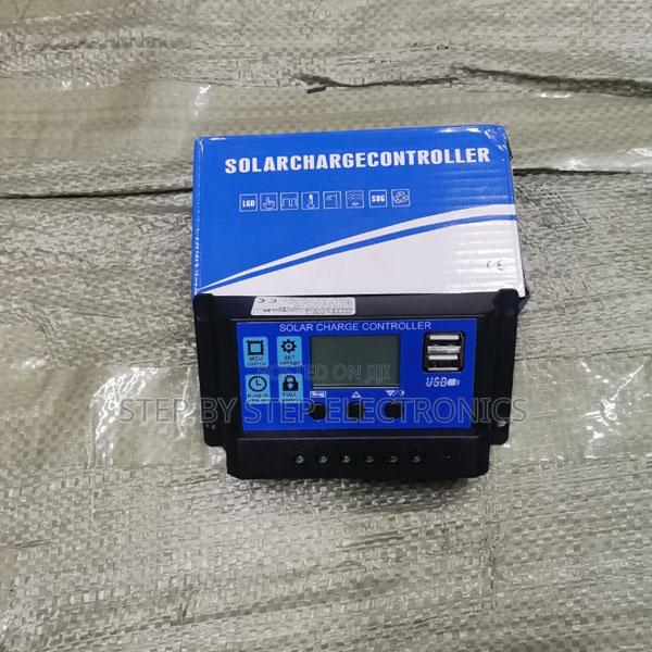 20a PWM Solar Charge Controller With LCD and Usb Ports