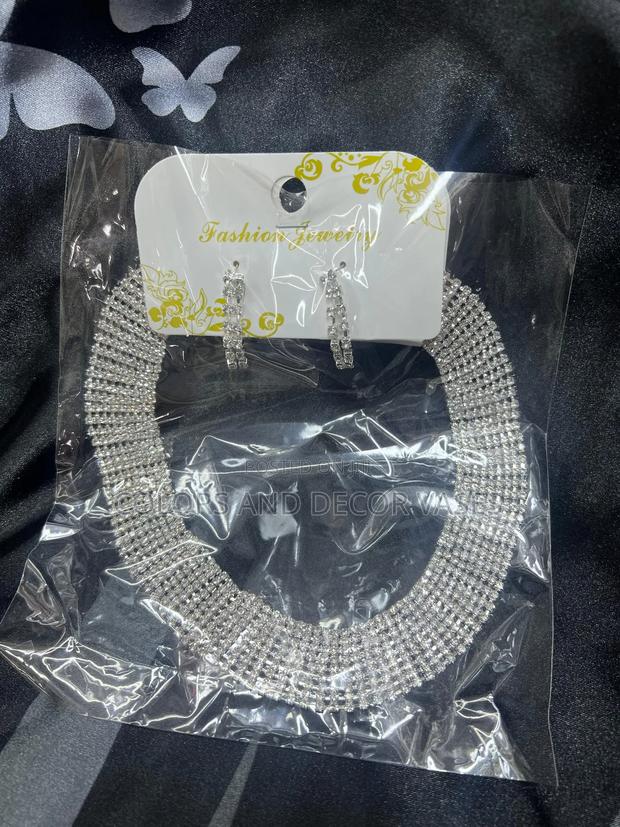 Silver Big Necklace Available With Earrings - thumbnail 2