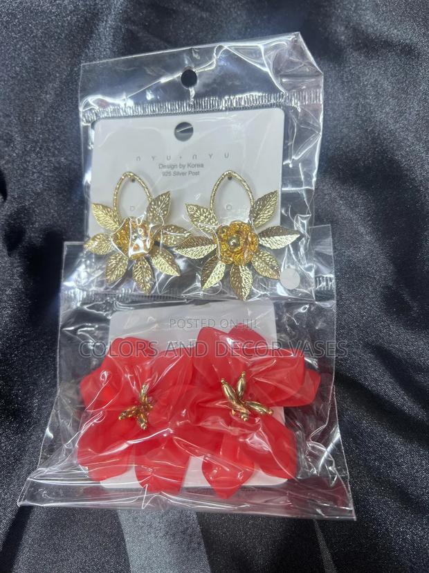 Classic Floral Earrings - thumbnail 2