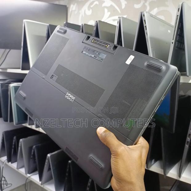 Laptop Dell Precision 7520 16GB Intel Core I7 HDD+SSD 512GB - thumbnail 3