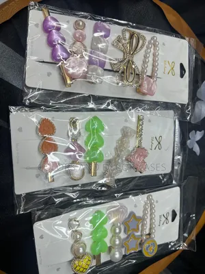 Hair Clips Beautiful and Comes in a Set of 5